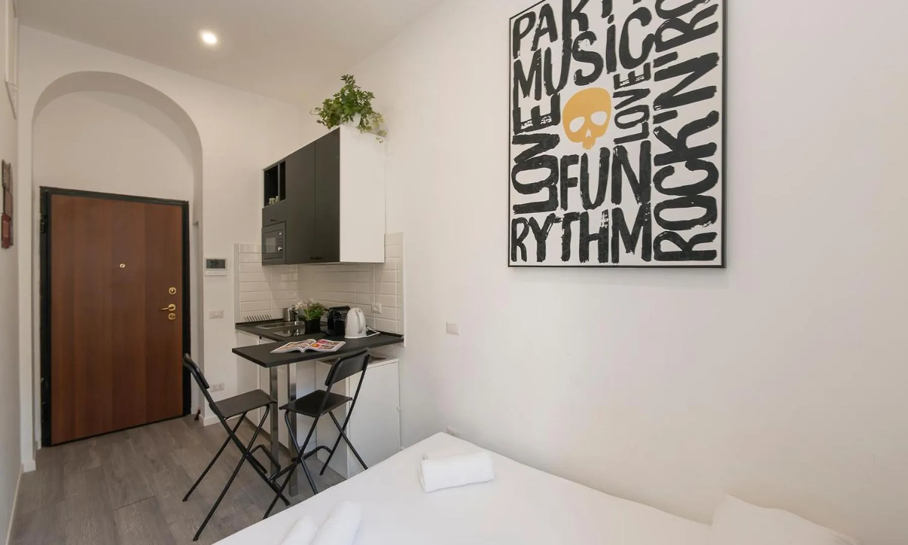 Ihost Studio - Lomellina 14A Milan